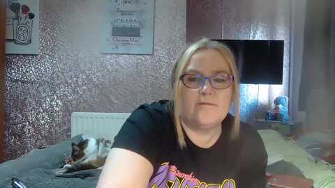 yummymummy39 @ myfreecams on 20240424