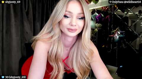 yveline @ myfreecams on 20240424