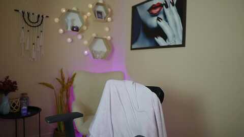 abbie_maley18 @ myfreecams on 20240425