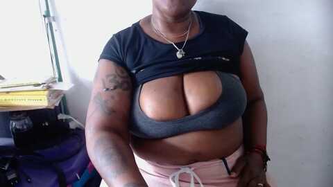 assbigxhot9 @ myfreecams on 20240425