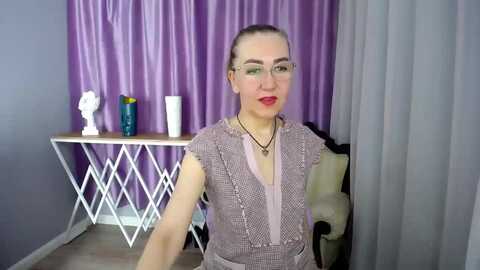 greybunny @ myfreecams on 20240425
