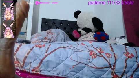 roxana_06 @ myfreecams on 20240425