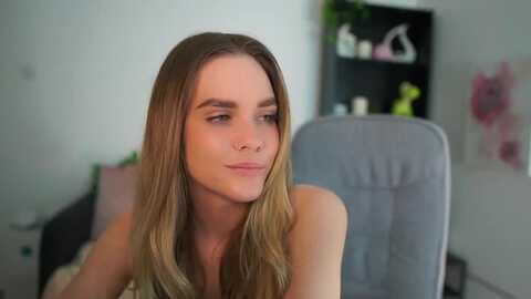 skyla_novea_ @ myfreecams on 20240425