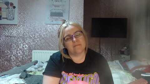 yummymummy39 @ myfreecams on 20240425