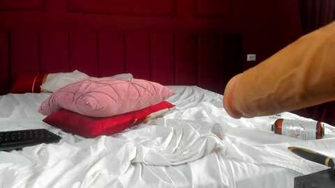 bo0ty_queen_ @ myfreecams on 20240426