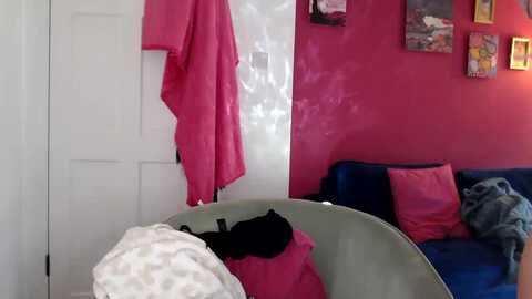 petiteavax @ myfreecams on 20240426