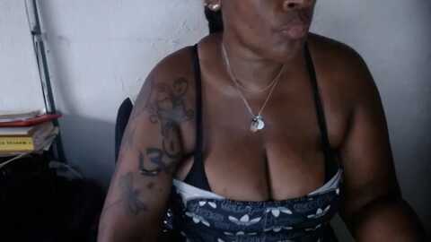 assbigxhot9 @ myfreecams on 20240427