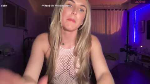 cutiepiekayla @ myfreecams on 20240427