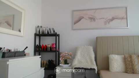 hrystina_ @ myfreecams on 20240427