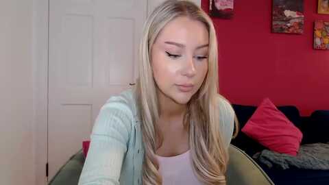 petiteavax @ myfreecams on 20240427