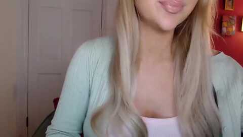petiteavax @ myfreecams on 20240427