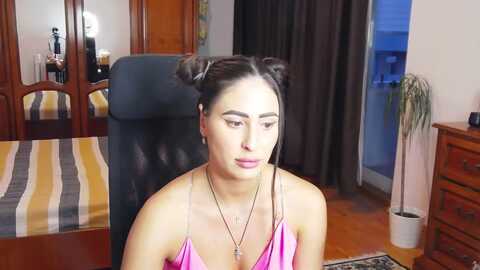 marahari @ myfreecams on 20240428