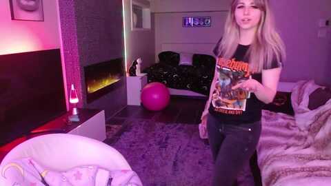 serafina @ myfreecams on 20240428