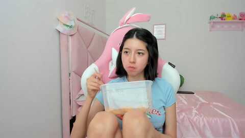 cherrycute666 @ myfreecams on 20240429