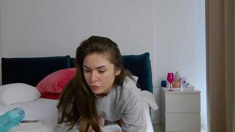 naiasummer @ myfreecams on 20240430