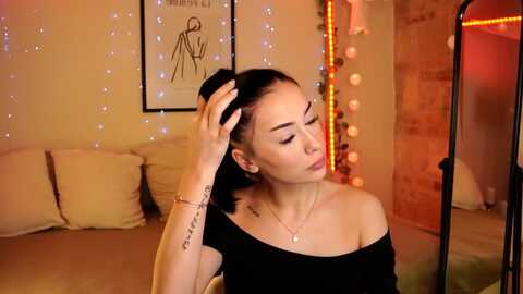 naomii18 @ myfreecams on 20240430