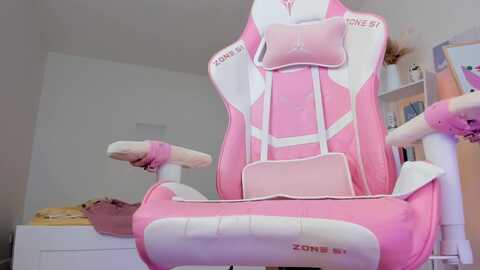 alice_chery @ myfreecams on 20240501