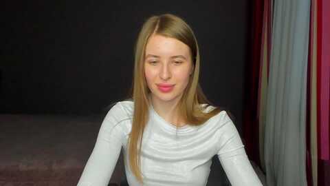 evamonrow @ myfreecams on 20240501