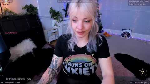 lunawolfie @ myfreecams on 20240503