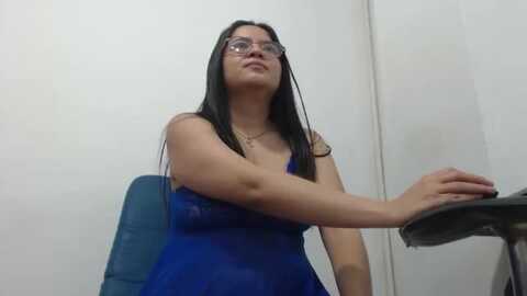 violeta_97 @ myfreecams on 20240503