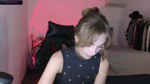 aliannaa @ myfreecams on 20240504