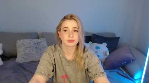 sabrinaviolet @ myfreecams on 20240504