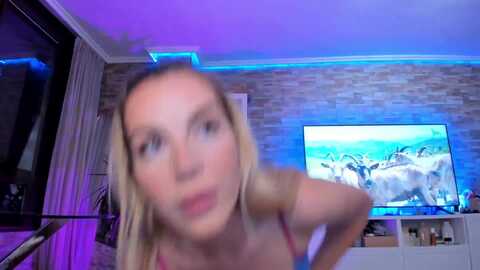 alesia_ @ myfreecams on 20240506