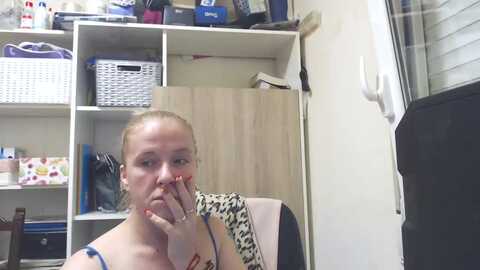 lorenarubia @ myfreecams on 20240506
