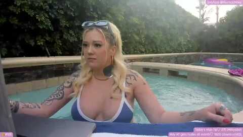 mermaidmiley @ myfreecams on 20240506