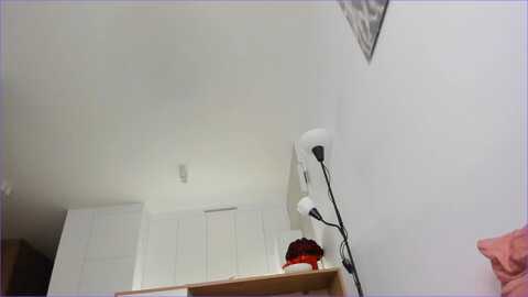 reeves_keys @ myfreecams on 20240506