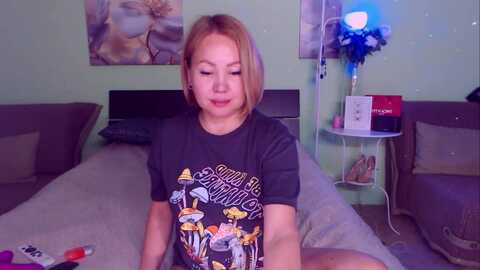 wow_sophie @ myfreecams on 20240506