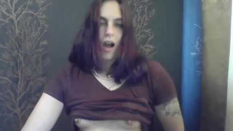 bird_blue @ myfreecams on 20240507