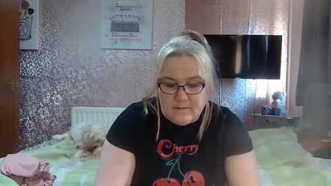 yummymummy39 @ myfreecams on 20240507