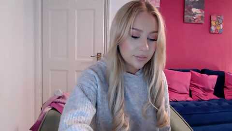 petiteavax @ myfreecams on 20240508
