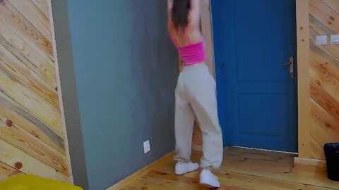 lesliekat @ myfreecams on 20240509