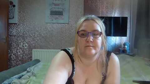 yummymummy39 @ myfreecams on 20240510