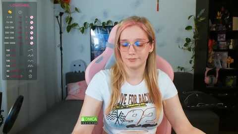 monicmoon18 @ myfreecams on 20240511