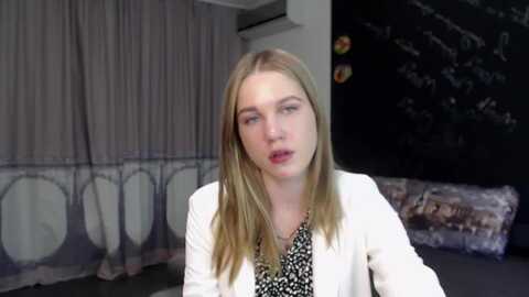 kate_lewiss @ myfreecams on 20240512