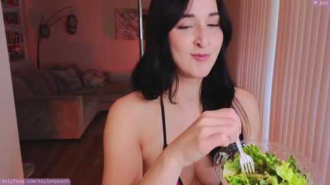 kaylenpeach @ myfreecams on 20240515