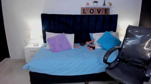 lore_dool @ myfreecams on 20240515