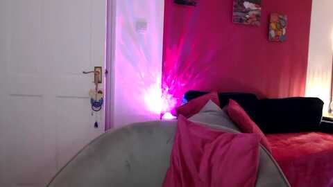 petiteavax @ myfreecams on 20240515