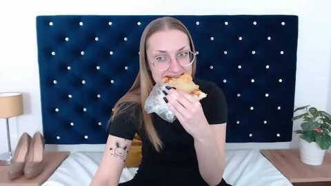 alexahorny @ myfreecams on 20240517