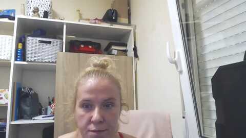 lorenarubia @ myfreecams on 20240517