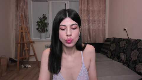 molaganna @ myfreecams on 20240517