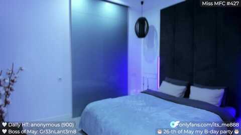 panamera_888 @ myfreecams on 20240517