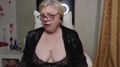 sexylynette4u @ myfreecams on 20240517