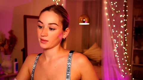 checkmypeach @ myfreecams on 20240519