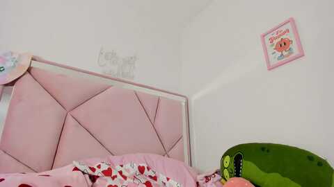 cherrycute666 @ myfreecams on 20240520