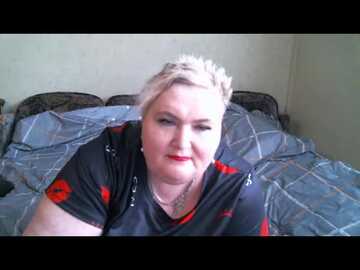 lana005 @ myfreecams on 20240520