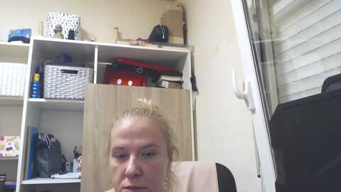 lorenarubia @ myfreecams on 20240520